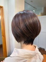 オーラ(Aura'tfo)&nbsp;丸みシルエットの大人ショートボブ
