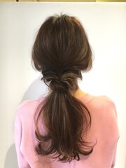 〈HAIRLOGY〉 ナチュル上品ゆるヘアアレンジ by早川