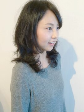 リコ(LIKO) 大人ミディアム☆レイヤーひし形小顔◇30代・40代に人気◎