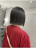 切りっぱなしBob×オリーブベージュ