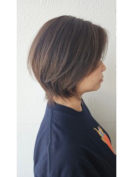 ミルク 希望ヶ丘(milk) ショートボブ/白髪ぼかしハイライト/ハイトーン