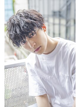 シティ(CITY) 小久保styleフェザーパーマグレーブルーカラー刈り上げショート