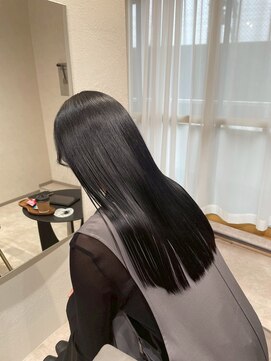 ミア(mia) 大人シアーベージュミニウルフボブミディアムレイヤー