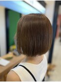 艶ボブ×透明感ベージュカラー