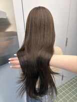 ロエ(LOE) オリーブカラーレイヤーカット顔周りレイヤーブリーチなし