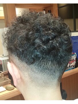 レヴィ(Levie) men'sバーバースタイル