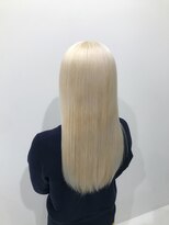 ココ 本八幡(KOKO)&nbsp;黒髪クラゲヘアーオリーブグレー小顔ココアベージュロングヘア