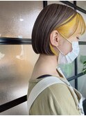 インナーカラーイエロー イヤリングカラー ミニボブ前下がりボブ