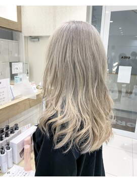 クレア本厚木(CREA) ホワイトブロンド