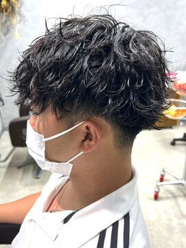 リット×ベリエ(Lit.×belier) 波巻きスパイラルパーママッシュショート無造作パーマ刈り上げ