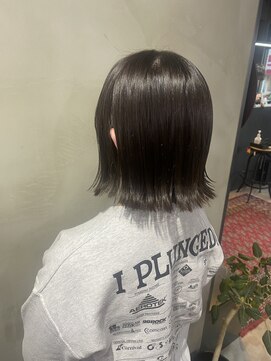 リンダイーロ(Linda Hiro) 【札幌円山】外はねボブ/切りっぱなしボブ/グレージュ/イルミナ