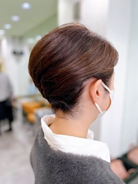 ジラ ヘアアンドメイク(girra HAIR&MAKE) ショートまとめ髪 かぶせ