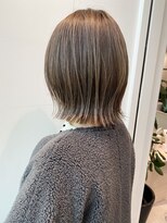 切りっぱなし外ハネボブハイライト顔まわり前髪カット