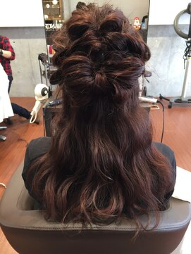 ファムバイアヴァンス(Femme by AVANCE.) ヘアアレンジ×卒入アレンジ