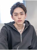 メンズ波巻きセンターパート韓国風黒髪ツーブロックマッシュ