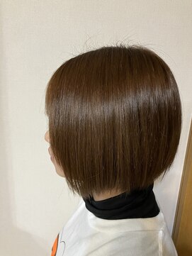 イング(ING) 小顔ボブカット&ベージュ系カラー