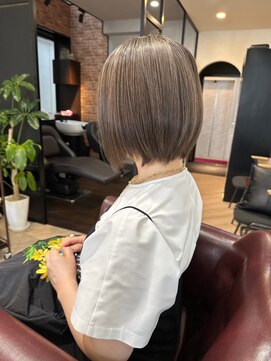 ハーツ(Heart's) 白髪ぼかし/イメチェンヘアスタイル/前髪カタログ/ショートボブ