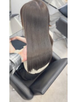 コア 梅田茶屋町店(Core) 髪質改善 艶髪 暗めカラー韓国風 前髪カット 小顔 梅田