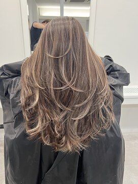 ヴィア 京都烏丸(Via) ハイライト/白髪ぼかし/バレイヤージュ/レイヤーカット/20代30代