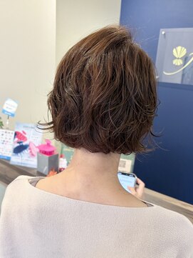 ホリスティックビューティーファミリア ゆるっとボブパーマ