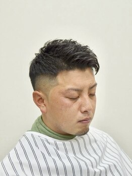電髪屋の写真/ビジネスシーンにも適した爽やかヘアへ！＜理容室＞で大人の魅力を引き出す◎