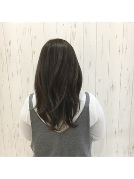 ラトゥーア ヘアデザイン(la tua HAIR DESIGN) くすみ感のあるマットアッシュ