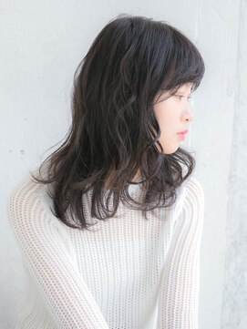 ルティア(Lutia) ダークグレーで透明感のある色に