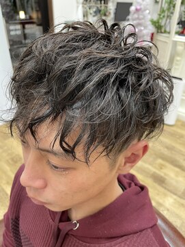 リリー ヘアーアンドビューティー(Lily) スパイラルパーマ