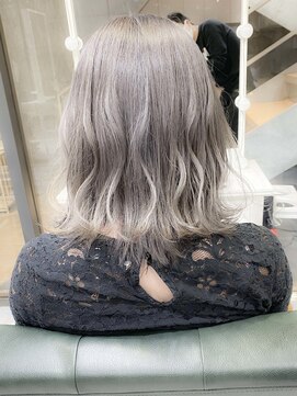 デイズ(days) アッシュグレーベージュカラー/全世代向けボブヘア