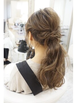 ヘアアンドメイクジップ恵比寿 (Hair＆Make ZIP) カジュアルローポニーテール　ヘアセット