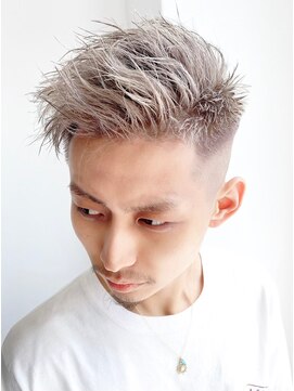 アンダーバーホワイト 南海難波店(_WHITE) メンズハイトーン×フェードカット