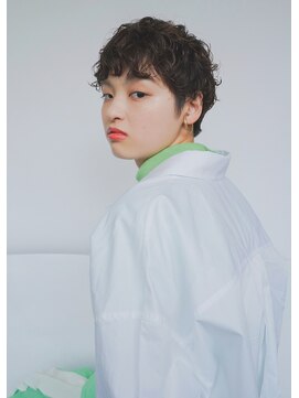 バロウ(BURROW) ベリーショートパーマ