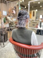 コニ(Coni) 【和田寧々】インナーカラー/ハーフアップ