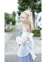 レブルーム(rebloom) ハイトーンカラーでくるふわアレンジ