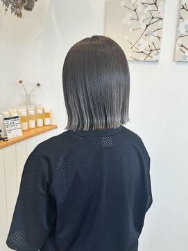 ジジ チーク 栃木(Gigi cheek) グラデーション/シルバー/パツロブ◎