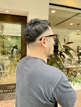 スープ 柏(Soup'e) パーマ風フェードスタイル