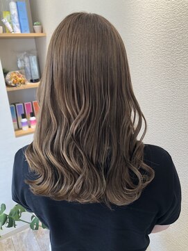 ブロッシー(blossy.) ミルクティーベージュ