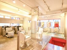 白髪染めで、あなたらしく。気になる白髪、キレイにチェンジ