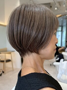 ソワネ 表参道(soigne) 表参道白髪ぼかしレイヤーボブウルフショートヘアベージュ40代