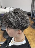 ホワイトメッシュ×スパイラルパーマ