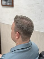 オアゾバーバー(OAZO BARBER)&nbsp;6ミリ刈り上げ/ナチュラルスタイル/30代/40代/50代/60代