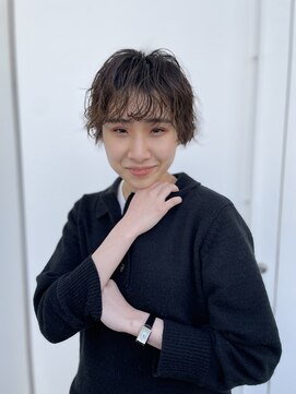 ナループロアツム(Nalu pu loa Tsum) ショートパーマハイトーン