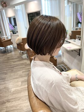 マカナ(makana) シンプルショートボブ