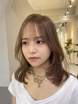 ジーナ 渋谷神南(Zina) 【Kaede】ブリーチ一回ミルクティーベージュ/ミディアムレイヤー