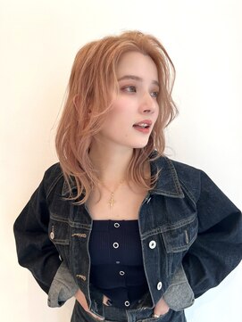 エアー 青山(AIR) ミディアムレイヤーカット/ピンクベージュ/ブリーチ/ハイトーン