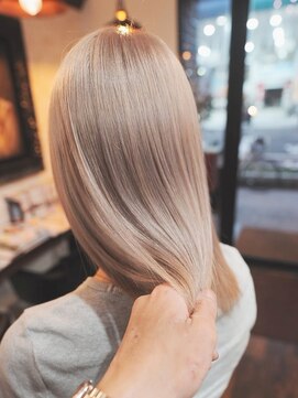 ボアップ 新居浜店(boappu) #ハイトーンカラー#ブロンドヘア#ホワイトヘア#プラチナベージュ