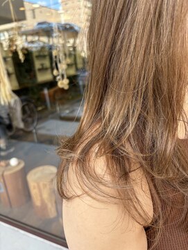 ゴエン(goen hair lounge) 主張強めな明るめハイライト