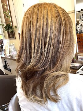 コア フィール ア デイ(COIFFURE A DAY) シルバーベージュ アンブレラカラー 白髪ぼかし