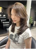 かきあげ前髪　ハイレイヤー　ベージュカラー
