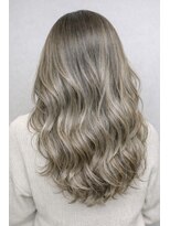 アース 宮崎昭栄店(EARTH)&nbsp;光をまとう、大人グレージュ